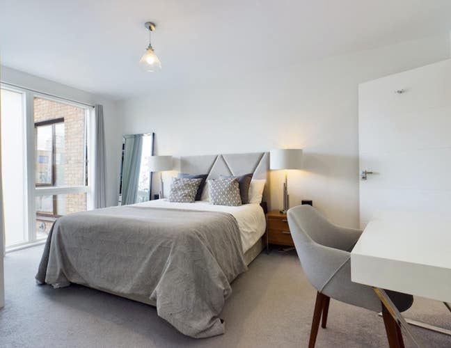 2 Large Ensuite Bedrooms -Short Term Lets Main Photo