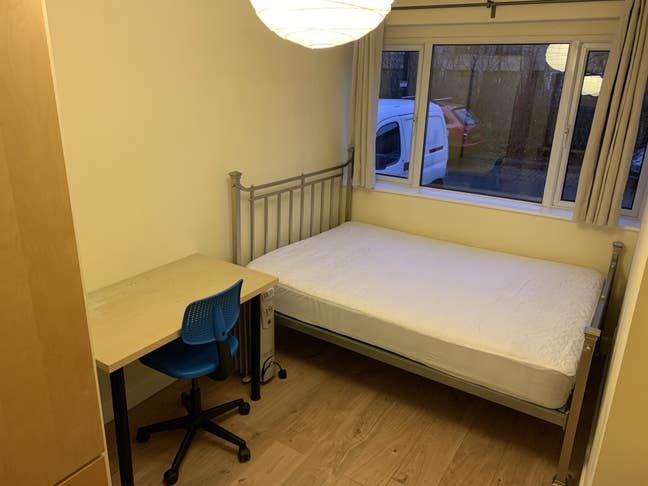 Cleavers Avenue MK14 7Dg Main Photo