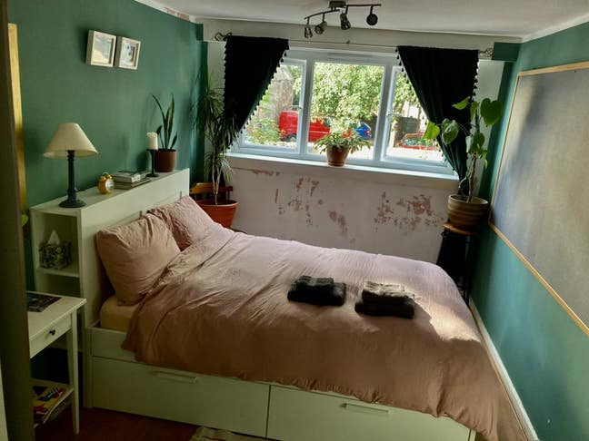 Short-Term Let(Dec/Jan): Double Bedroom in Leith Main Photo