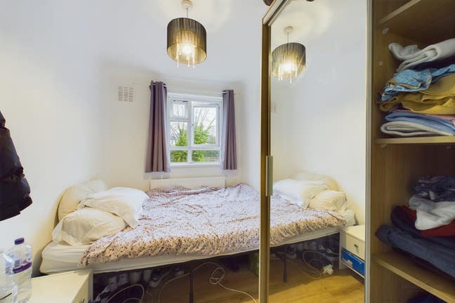 Lovely Bedroom In Wimbledon, SW19  Main Photo