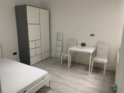 Ensuite Room for Rent Main Photo