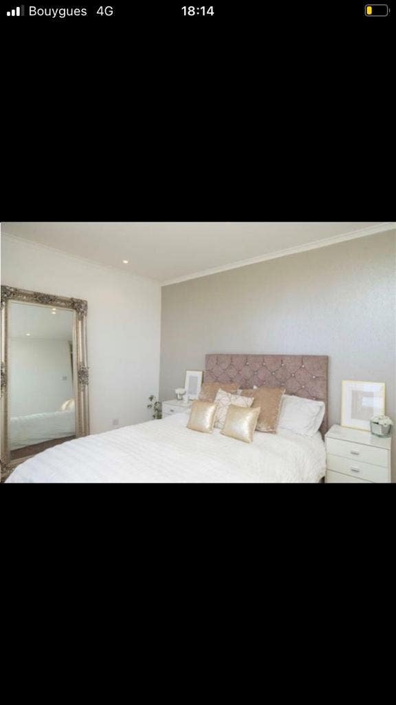 2 Bedroom Flat 2 minutes from station Main Photo