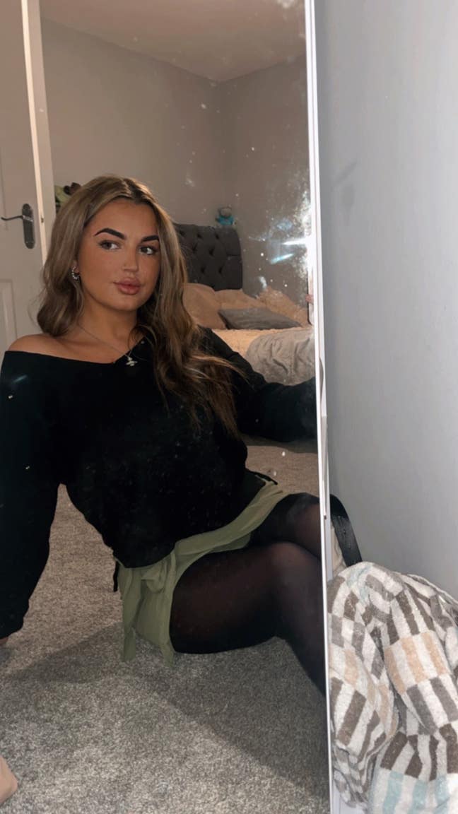 Looking for house share! (Ideally mixed or female) Main Photo