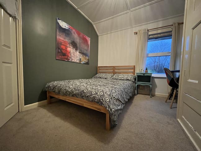 Lovely room in fabulous LGBTQI house Main Photo