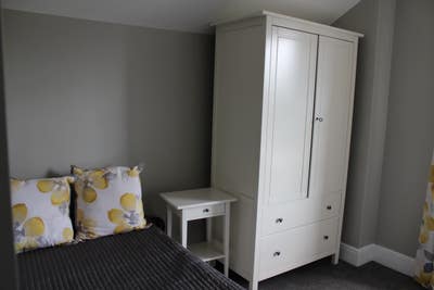 Zero Deposit Option - large single bedroom  Main Photo