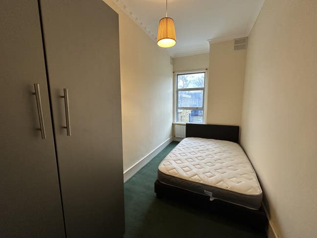 Double room to let in Vauxhall flat Main Photo