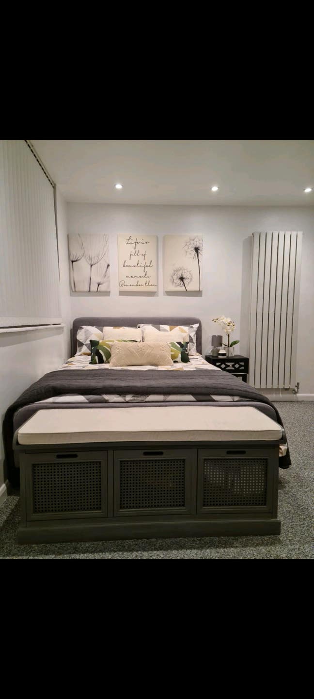 Elegant and Airy Double Bedroom  Main Photo