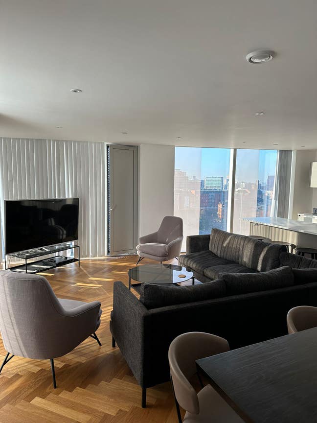 Double Room in Deansgate Square Main Photo