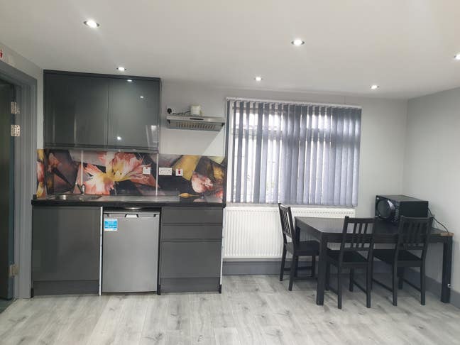 Stunning Studio flat  Main Photo