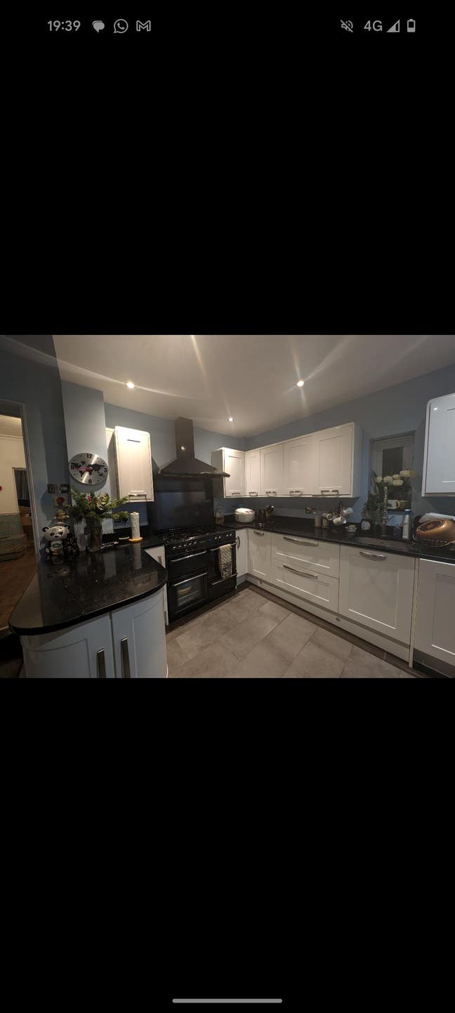 Sutton Centre double  rooms for rent  Main Photo