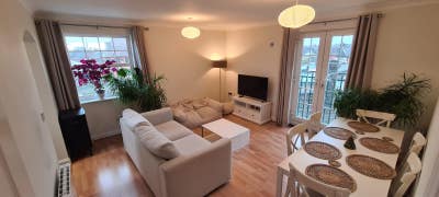 Lovely double bedroom with own bathroom available Main Photo