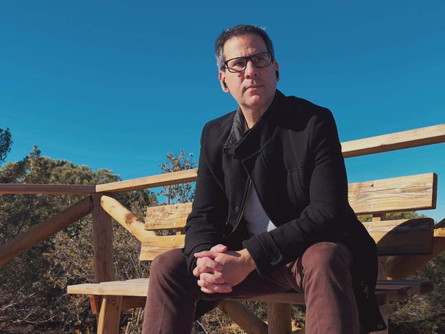 Looking for studio flat Main Photo