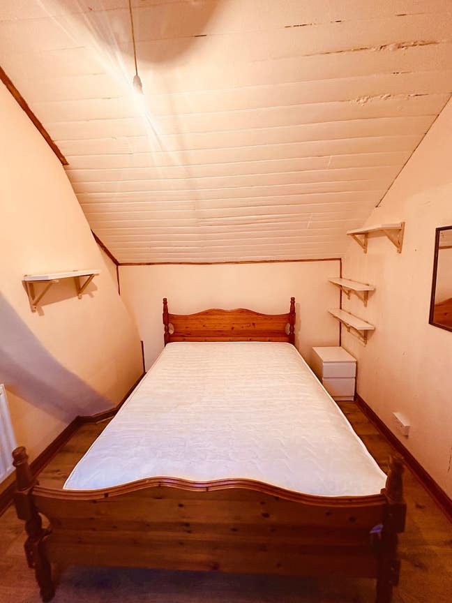 Large Double Loft Bedroom + Living Room Main Photo
