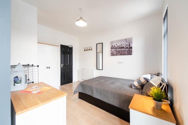 🧡FAB Large En Suite | Comfy Modern House Main Photo