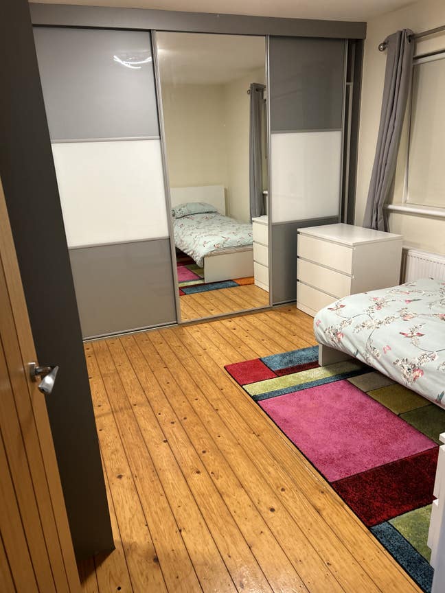 Bedroom to rent NI  Main Photo