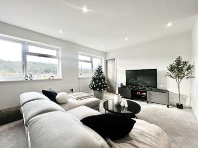 Stunning 2 Bedroom Maisonette CR8 Main Photo