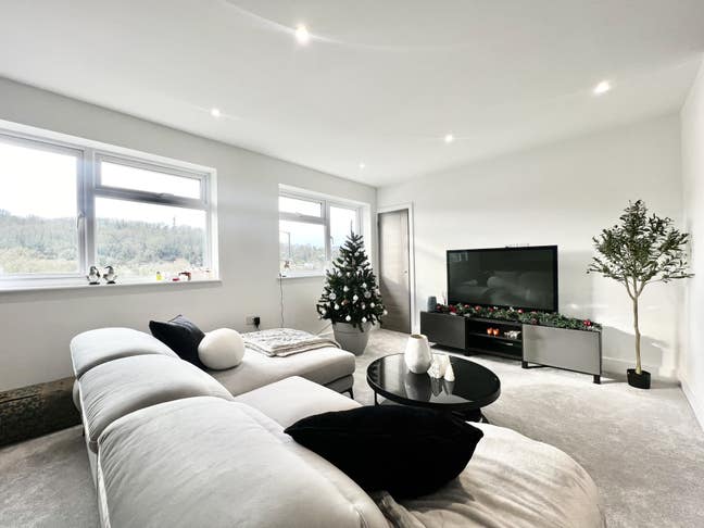 Stunning 2 Bedroom Maisonette CR8 Main Photo
