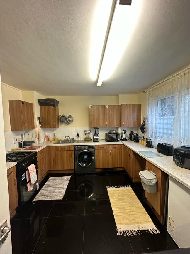 Female Flatmate needed for Zone 2 flatshare Main Photo
