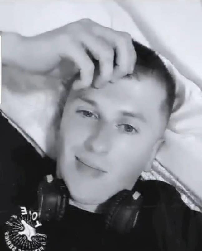 36 year old Male seeks a single or double room Main Photo