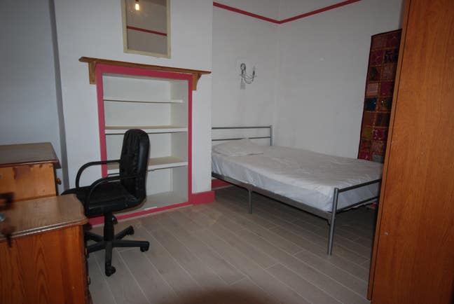 Double Room in Friendly Houseshare in Clapham Main Photo