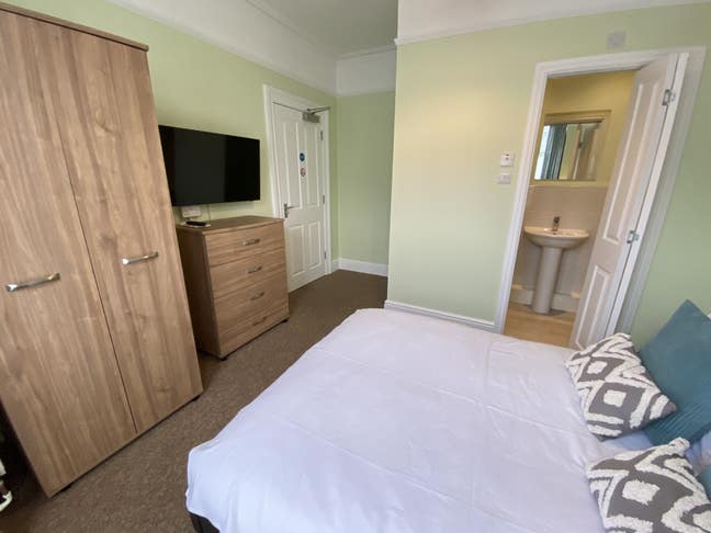 💎😋Nice Double En-Suite Room - Alderman's Dr😋💎 Main Photo