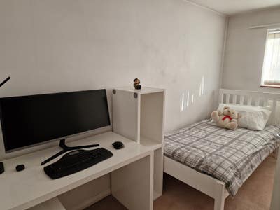 2 x Rooms in Luxurious House -Wexham Park Hospital Main Photo