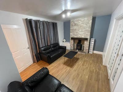 Available Beautiful Double Bed Room Main Photo
