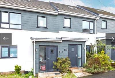 Luxury Modern Townhouse with Parking & Garage Main Photo