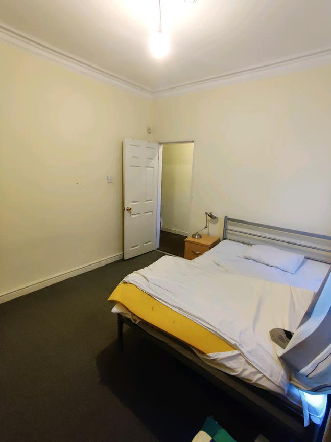 Decent sized 3 double bedroom property for rent Main Photo