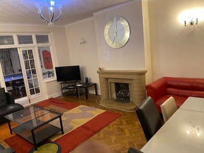 CV1 Centre - 2mins walk to COV TRAIN Station  Main Photo