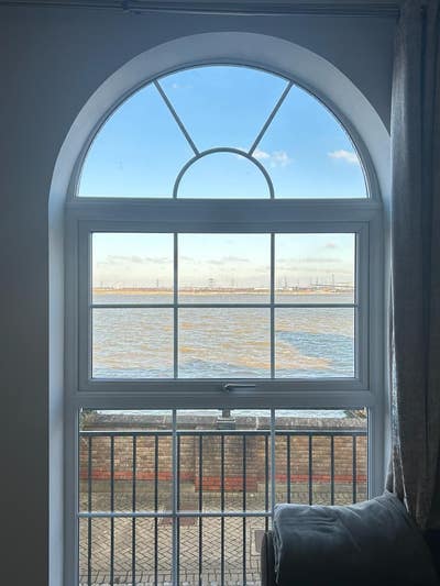 Large Room in Waterfront house in Greenhithe  Main Photo