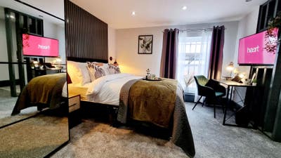 🏘️ Ultra Luxury Designer En suite ✨✨ Main Photo