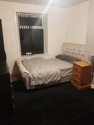 Room 330pm Main Photo