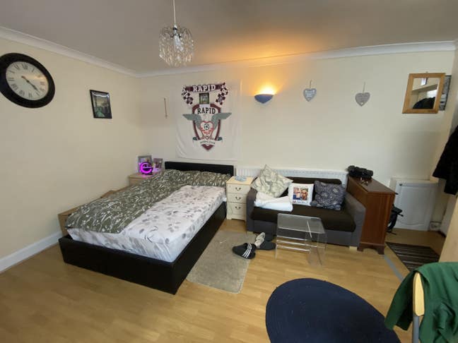 Spacious garden flat near Peckham Rye Park Main Photo