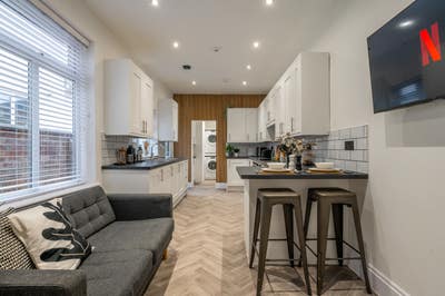 Double En-Suite - Bath Street Main Photo