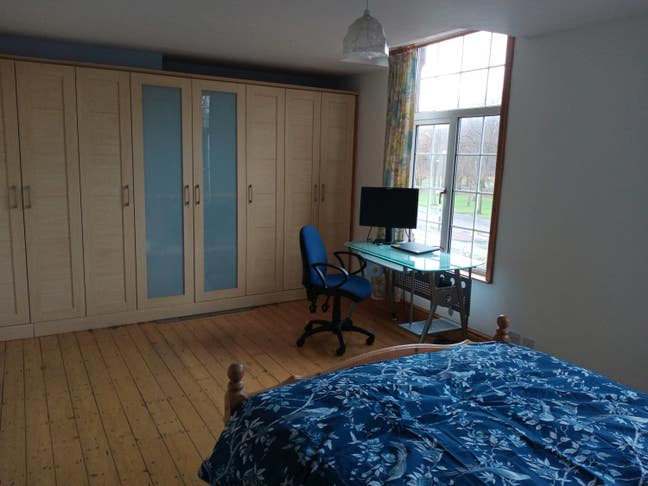 Room available PR1 &pound;700 couples welcome Main Photo