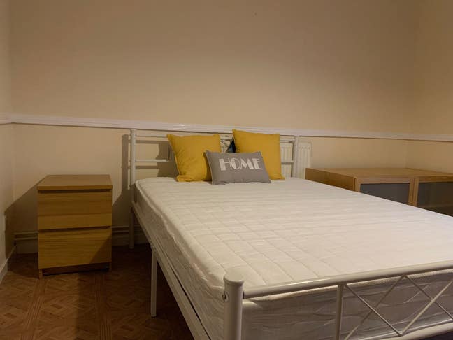 Two Bright Clean Double Rooms Nr Park Farm  Main Photo