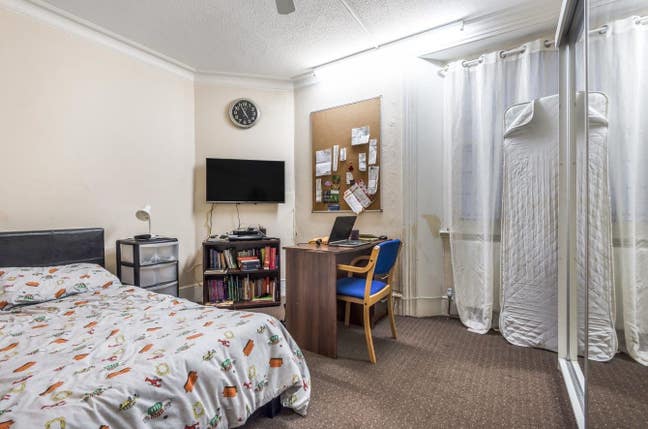 3 bedroom apartment at edgeware road station Main Photo