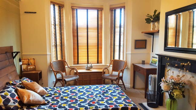  Double bedroom w/  Shared Garden! Main Photo