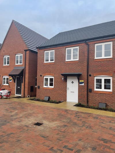 Easy going professional house  Main Photo