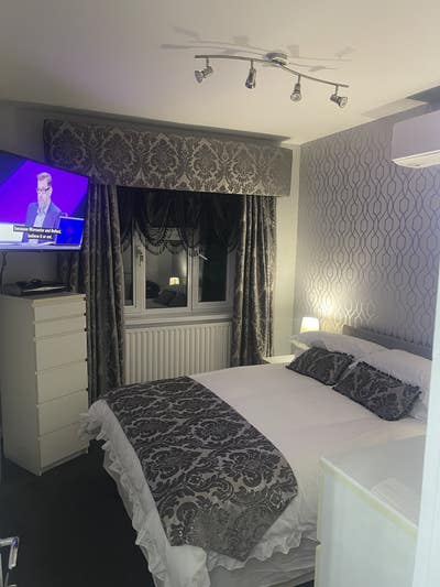 Air conditioned double room with double size bed   Main Photo