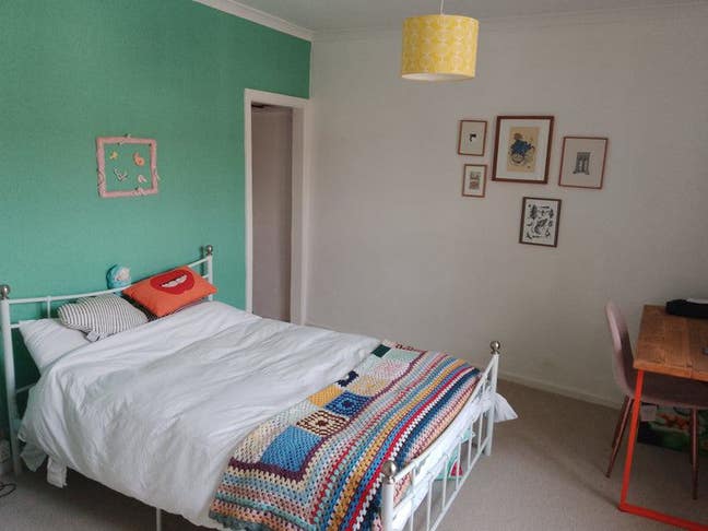 Large double room available in Fishponds Main Photo