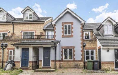 2 Bed House Main Photo