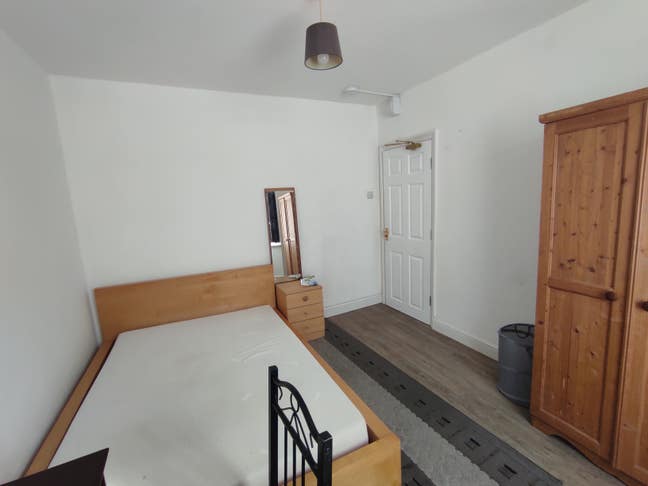 Double room to rent in Aylesbury town centre Main Photo