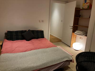 London - Large room in 2 bed flat-Olympic Village  Main Photo