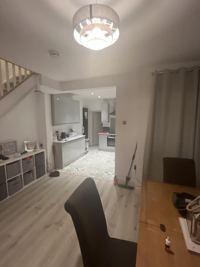Double Room to Rent all bills included  Main Photo
