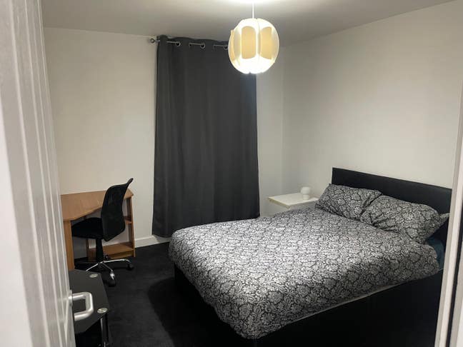 Double Bedroom Available  Main Photo