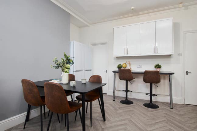 2X Affordable Single Room All Bills inc LS4!  Main Photo