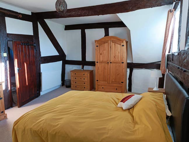 Large double room in an idyllic rural setting  Main Photo