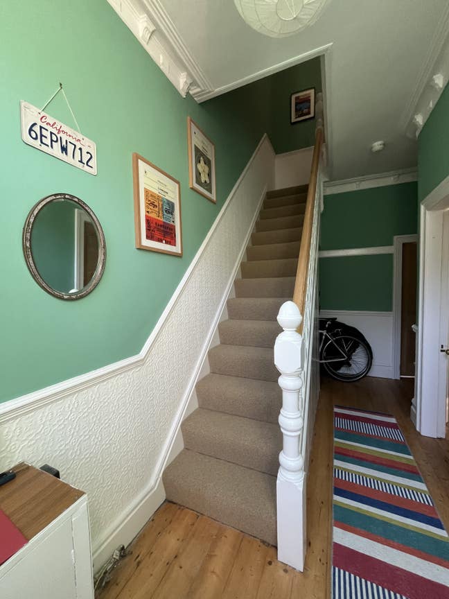 Double room in postgrad/professional house Main Photo